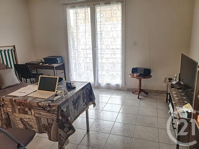 Appartement F2 &agrave; louer - 2 pi&egrave;ces - 42 m2 - St Julien Les Villas - 10 - CHAMPAGNE-ARDENNE