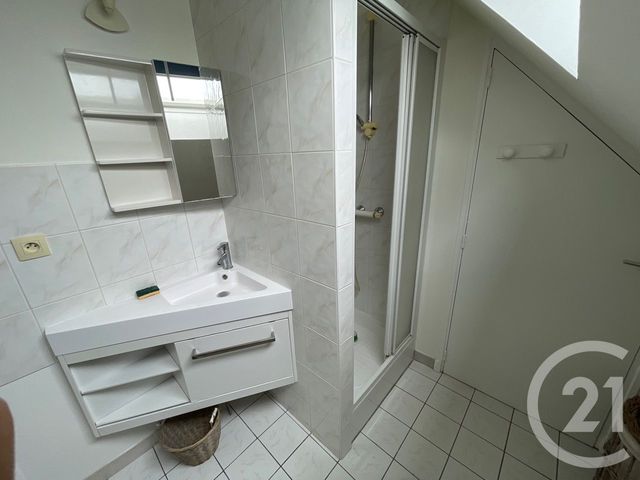 Appartement F1 &agrave; louer - 1 pi&egrave;ce - 34 m2 - St Andre Les Vergers - 10 - CHAMPAGNE-ARDENNE