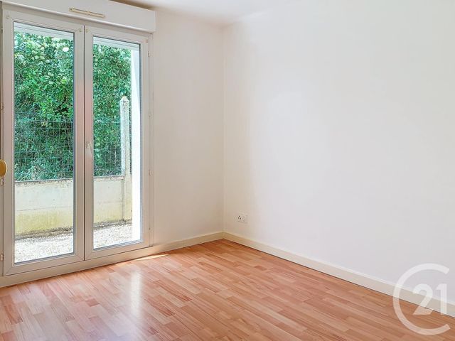 Appartement F3 &agrave; louer - 3 pi&egrave;ces - 56,80 m2 - La Chapelle St Luc - 10 - CHAMPAGNE-ARDENNE