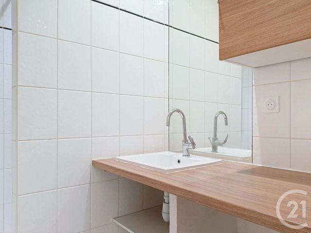 Appartement F3 &agrave; louer - 3 pi&egrave;ces - 56,80 m2 - La Chapelle St Luc - 10 - CHAMPAGNE-ARDENNE