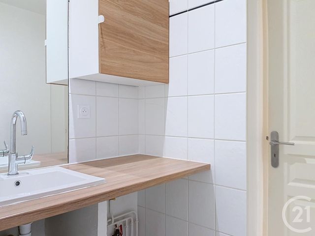 Appartement F3 &agrave; louer - 3 pi&egrave;ces - 56,80 m2 - La Chapelle St Luc - 10 - CHAMPAGNE-ARDENNE