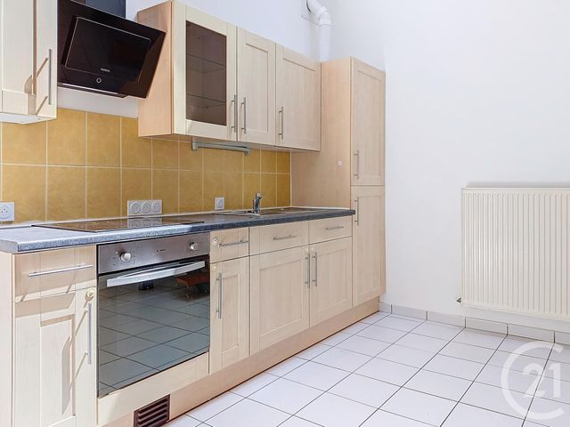 Appartement F3 &agrave; louer - 3 pi&egrave;ces - 56,80 m2 - La Chapelle St Luc - 10 - CHAMPAGNE-ARDENNE