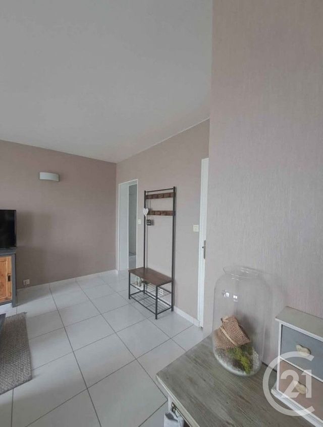 Appartement F3 &agrave; louer - 3 pi&egrave;ces - 62,58 m2 - La Chapelle St Luc - 10 - CHAMPAGNE-ARDENNE