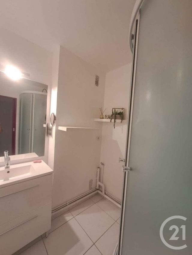 Appartement F3 &agrave; louer - 3 pi&egrave;ces - 62,58 m2 - La Chapelle St Luc - 10 - CHAMPAGNE-ARDENNE