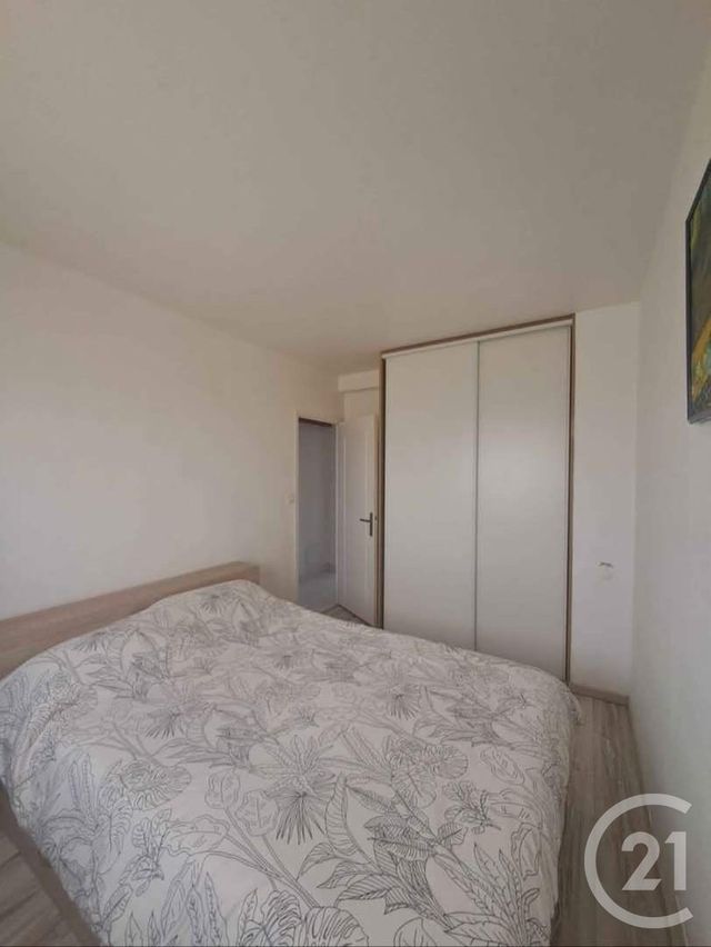 Appartement F3 &agrave; louer - 3 pi&egrave;ces - 62,58 m2 - La Chapelle St Luc - 10 - CHAMPAGNE-ARDENNE