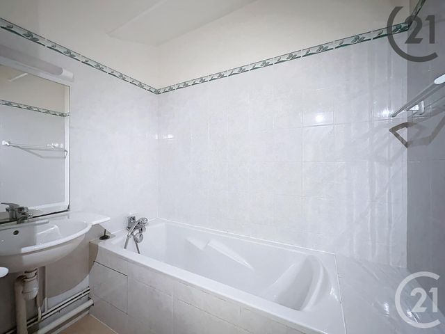 Appartement F5 &agrave; louer - 5 pi&egrave;ces - 140,80 m2 - St Thibault - 10 - CHAMPAGNE-ARDENNE