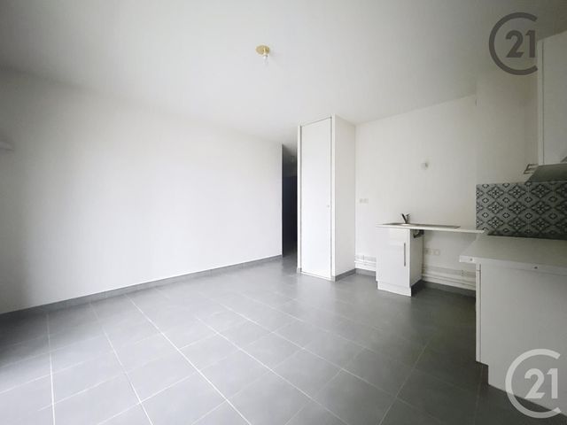 Appartement T2 &agrave; louer - 2 pi&egrave;ces - 38,40 m2 - Ste Savine - 10 - CHAMPAGNE-ARDENNE