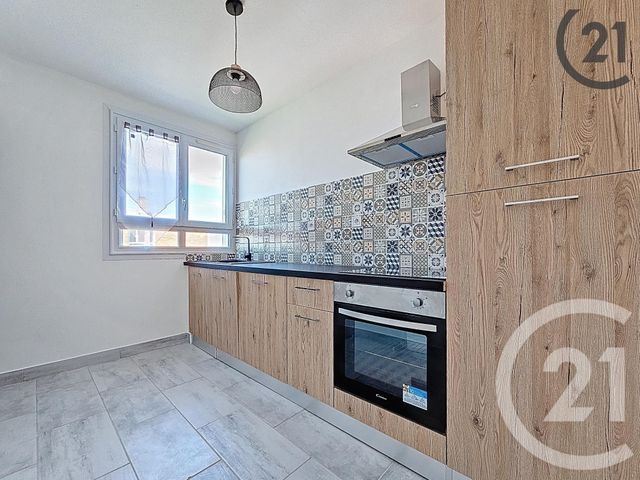 Appartement F4 &agrave; vendre - 4 pi&egrave;ces - 92,19 m2 - St Julien Les Villas - 10 - CHAMPAGNE-ARDENNE