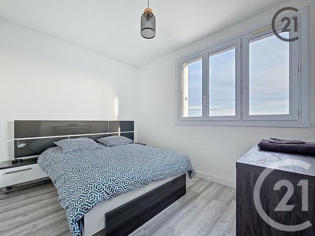 Appartement F4 &agrave; vendre - 4 pi&egrave;ces - 92,19 m2 - St Julien Les Villas - 10 - CHAMPAGNE-ARDENNE