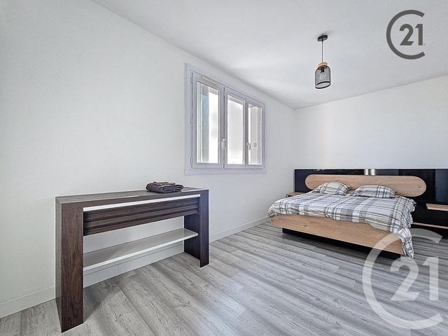 Appartement F4 &agrave; vendre - 4 pi&egrave;ces - 92,19 m2 - St Julien Les Villas - 10 - CHAMPAGNE-ARDENNE