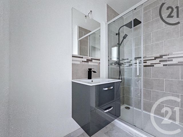 Appartement F4 &agrave; vendre - 4 pi&egrave;ces - 92,19 m2 - St Julien Les Villas - 10 - CHAMPAGNE-ARDENNE