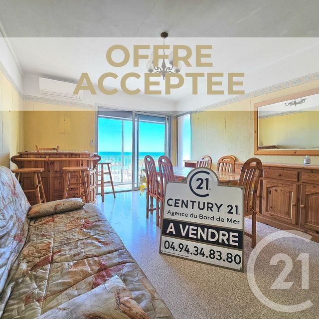Appartement T3 à vendre - 3 pièces - 64,23 m2 - Six Fours Les Plages - 83 - PROVENCE-ALPES-COTE-D-AZUR