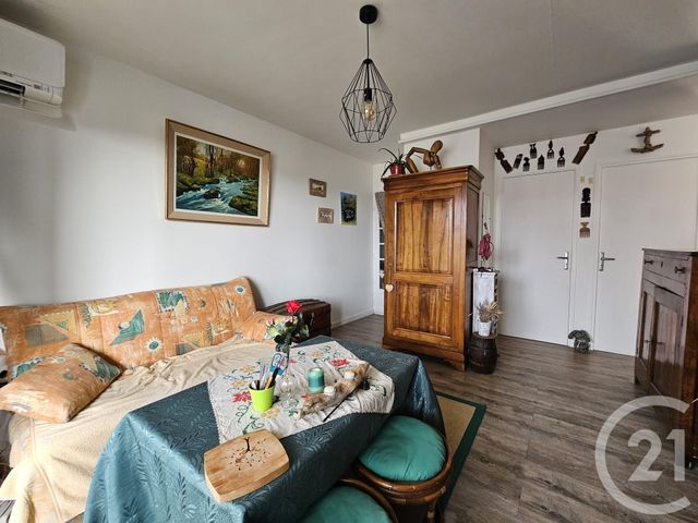 Appartement T2 à vendre - 2 pièces - 46,60 m2 - Six Fours Les Plages - 83 - PROVENCE-ALPES-COTE-D-AZUR