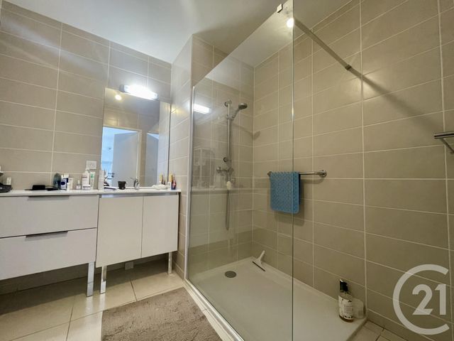 Appartement T3 à vendre - 4 pièces - 82 m2 - Six Fours Les Plages - 83 - PROVENCE-ALPES-COTE-D-AZUR