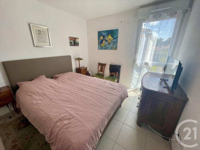 Appartement T3 à vendre - 4 pièces - 82 m2 - Six Fours Les Plages - 83 - PROVENCE-ALPES-COTE-D-AZUR