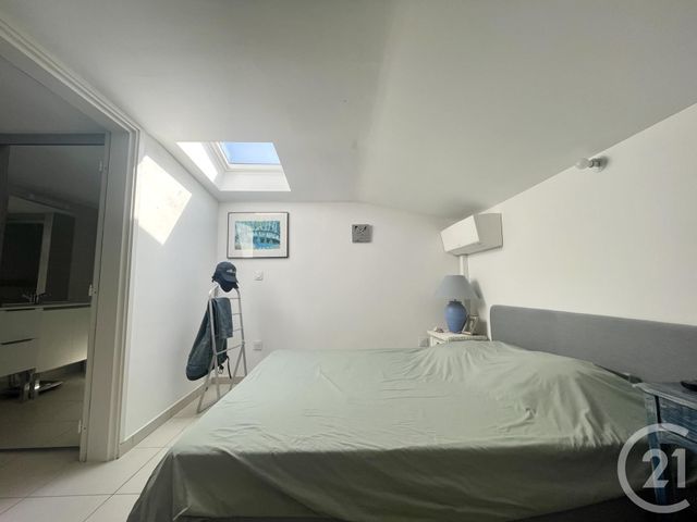 Appartement T3 à vendre - 4 pièces - 82 m2 - Six Fours Les Plages - 83 - PROVENCE-ALPES-COTE-D-AZUR