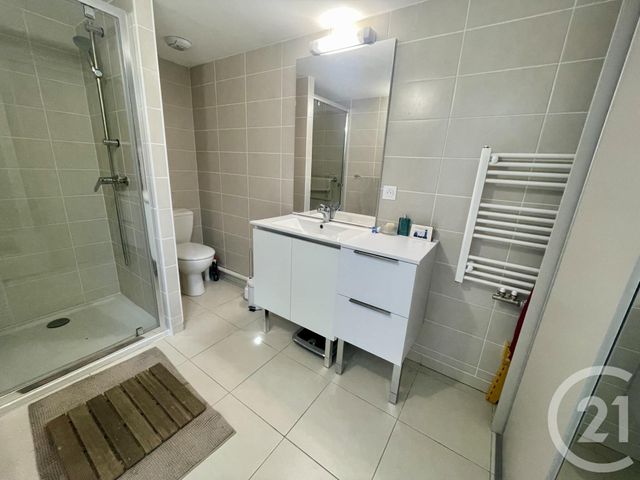 Appartement T3 à vendre - 4 pièces - 82 m2 - Six Fours Les Plages - 83 - PROVENCE-ALPES-COTE-D-AZUR