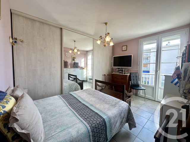 Appartement T4 à vendre - 4 pièces - 76 m2 - La Seyne Sur Mer - 83 - PROVENCE-ALPES-COTE-D-AZUR