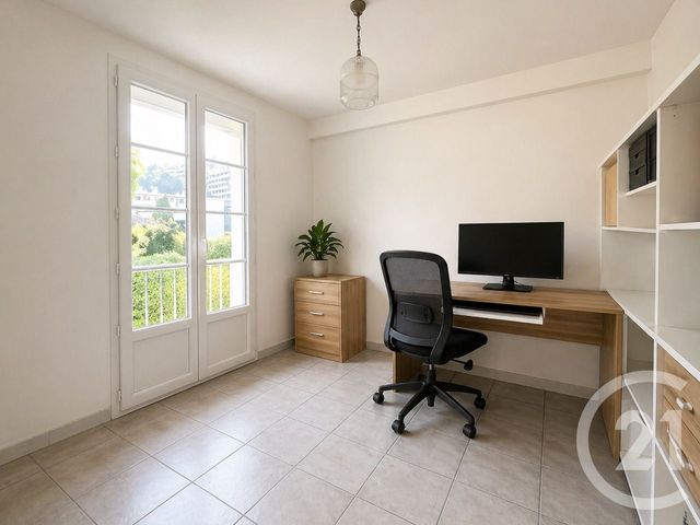 Appartement T4 &agrave; vendre - 4 pi&egrave;ces - 76 m2 - La Seyne Sur Mer - 83 - PROVENCE-ALPES-COTE-D-AZUR