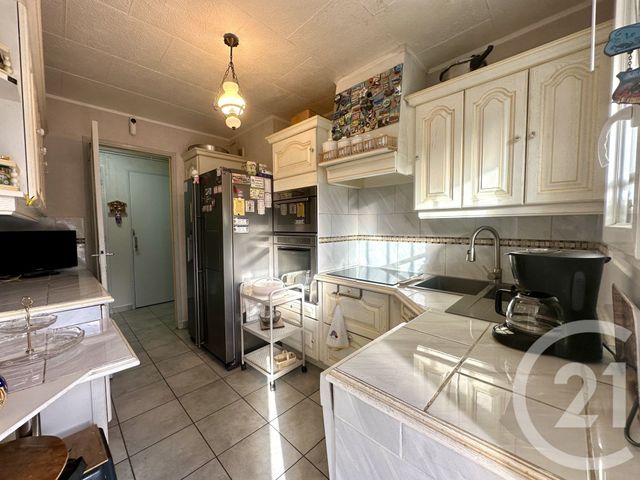 Appartement T4 à vendre - 4 pièces - 76 m2 - La Seyne Sur Mer - 83 - PROVENCE-ALPES-COTE-D-AZUR