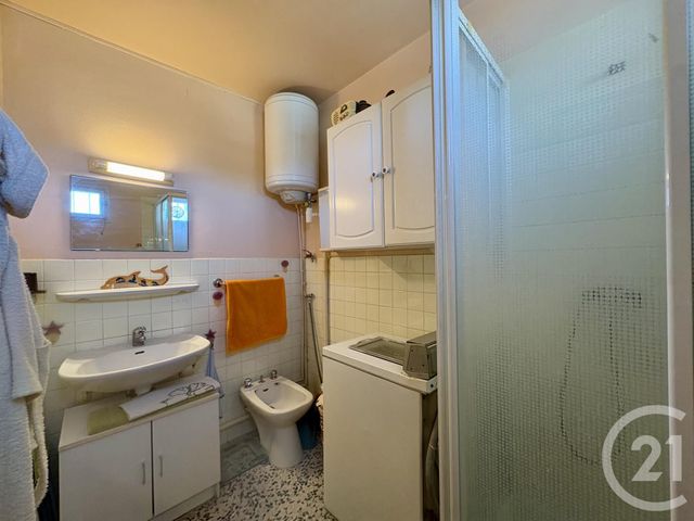 Appartement T2 à vendre - 2 pièces - 42,50 m2 - Six Fours Les Plages - 83 - PROVENCE-ALPES-COTE-D-AZUR