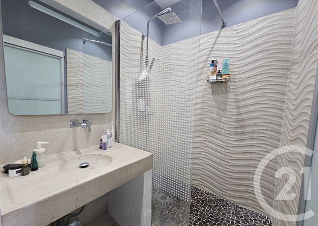 Appartement T3 à vendre - 3 pièces - 59,43 m2 - La Seyne Sur Mer - 83 - PROVENCE-ALPES-COTE-D-AZUR