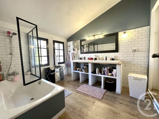 Maison à vendre - 4 pièces - 100,80 m2 - La Seyne Sur Mer - 83 - PROVENCE-ALPES-COTE-D-AZUR