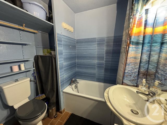 Appartement T1 à louer - 1 pièce - 24,80 m2 - Six Fours Les Plages - 83 - PROVENCE-ALPES-COTE-D-AZUR