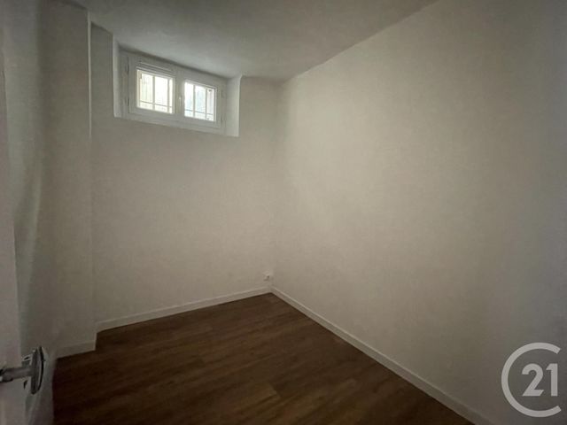 Appartement T2 &agrave; louer - 2 pi&egrave;ces - 34,25 m2 - Toulon - 83 - PROVENCE-ALPES-COTE-D-AZUR