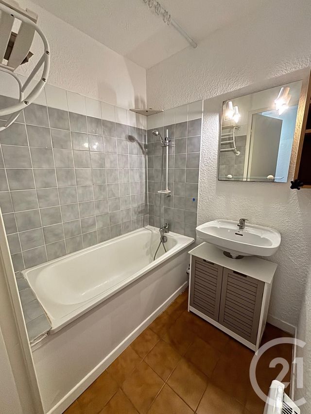 Appartement F2 &agrave; vendre - 2 pi&egrave;ces - 23 m2 - Six Fours Les Plages - 83 - PROVENCE-ALPES-COTE-D-AZUR