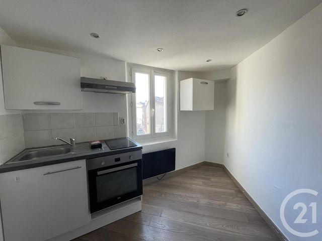 Appartement Studio &agrave; louer - 1 pi&egrave;ce - 16,81 m2 - Hyeres - 83 - PROVENCE-ALPES-COTE-D-AZUR