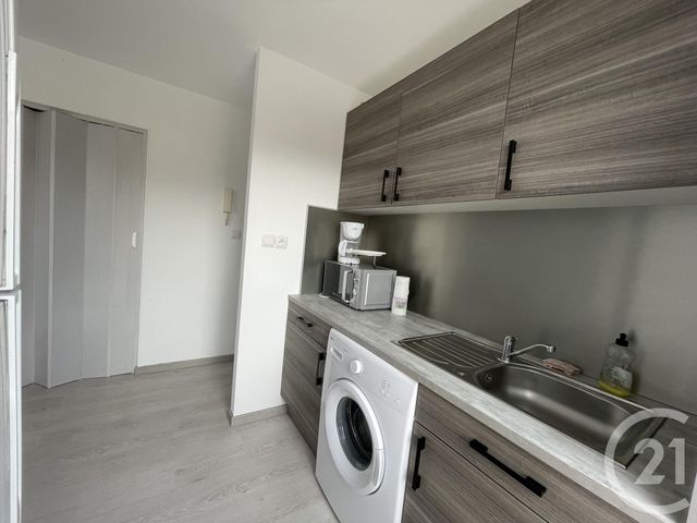 Appartement F2 &agrave; louer - 2 pi&egrave;ces - 37,60 m2 - La Seyne Sur Mer - 83 - PROVENCE-ALPES-COTE-D-AZUR