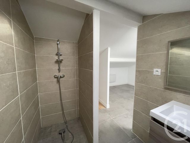 Appartement T2 &agrave; louer - 2 pi&egrave;ces - 42,80 m2 - La Seyne Sur Mer - 83 - PROVENCE-ALPES-COTE-D-AZUR