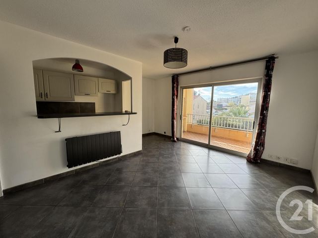 Appartement Studio &agrave; louer - 1 pi&egrave;ce - 31,70 m2 - Six Fours Les Plages - 83 - PROVENCE-ALPES-COTE-D-AZUR