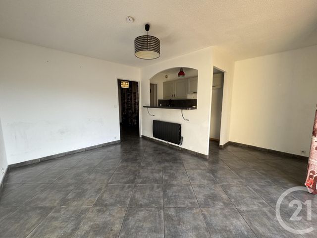 Appartement Studio &agrave; louer - 1 pi&egrave;ce - 31,70 m2 - Six Fours Les Plages - 83 - PROVENCE-ALPES-COTE-D-AZUR