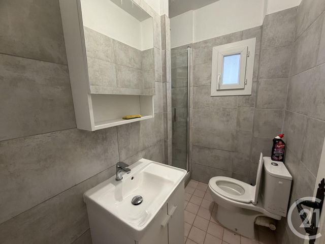 Appartement T2 &agrave; louer - 2 pi&egrave;ces - 28,65 m2 - Six Fours Les Plages - 83 - PROVENCE-ALPES-COTE-D-AZUR