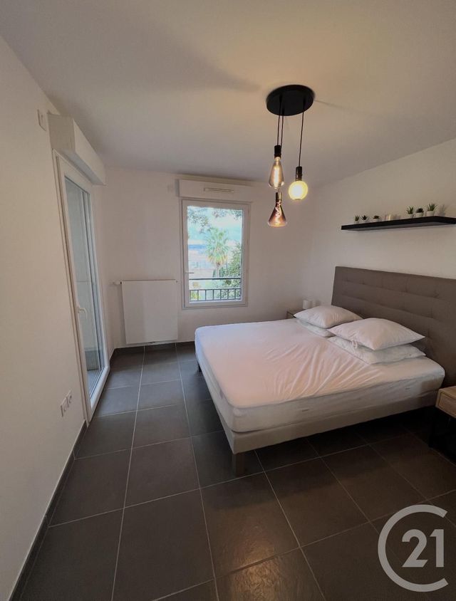 Appartement T2 &agrave; louer - 2 pi&egrave;ces - 42,17 m2 - Six Fours Les Plages - 83 - PROVENCE-ALPES-COTE-D-AZUR