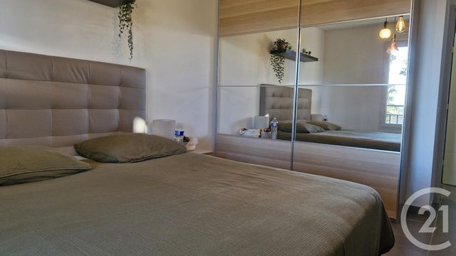 Appartement T2 &agrave; louer - 2 pi&egrave;ces - 42,17 m2 - Six Fours Les Plages - 83 - PROVENCE-ALPES-COTE-D-AZUR