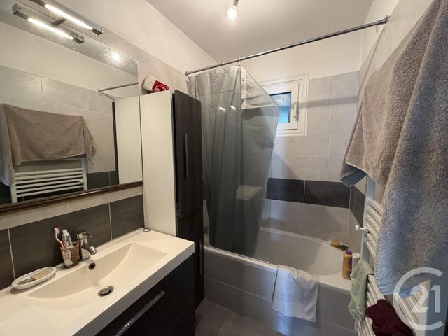 Appartement T3 &agrave; louer - 3 pi&egrave;ces - 55,47 m2 - Toulon - 83 - PROVENCE-ALPES-COTE-D-AZUR