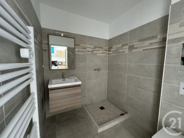 Appartement T2 &agrave; louer - 2 pi&egrave;ces - 38 m2 - La Seyne Sur Mer - 83 - PROVENCE-ALPES-COTE-D-AZUR