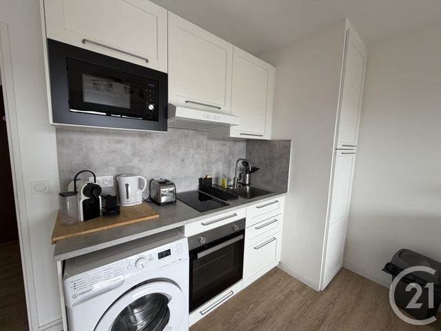 Appartement Studio &agrave; louer - 1 pi&egrave;ce - 22,80 m2 - Six Fours Les Plages - 83 - PROVENCE-ALPES-COTE-D-AZUR