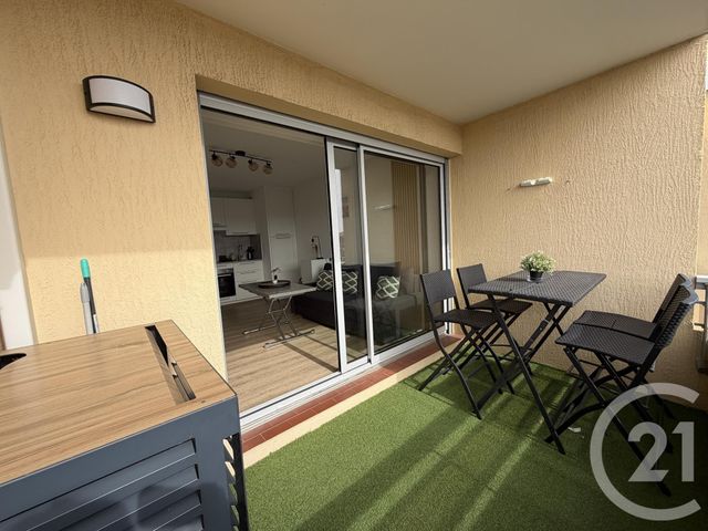 Appartement Studio &agrave; louer - 1 pi&egrave;ce - 22,80 m2 - Six Fours Les Plages - 83 - PROVENCE-ALPES-COTE-D-AZUR