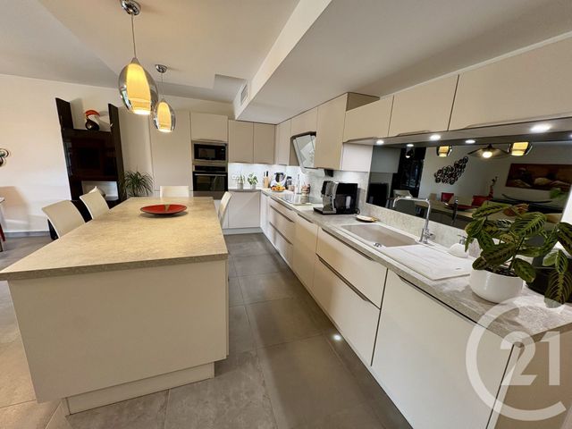 Appartement T3 &agrave; vendre - 3 pi&egrave;ces - 81,35 m2 - Six Fours Les Plages - 83 - PROVENCE-ALPES-COTE-D-AZUR