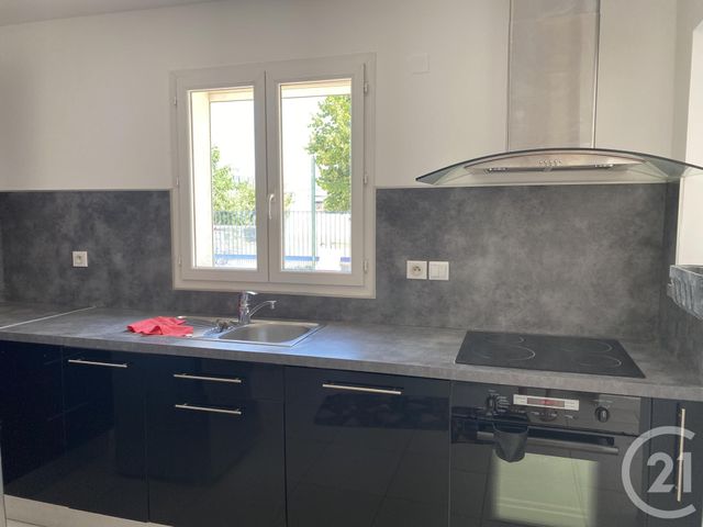 Maison &agrave; louer - 3 pi&egrave;ces - 81 m2 - Ollioules - 83 - PROVENCE-ALPES-COTE-D-AZUR