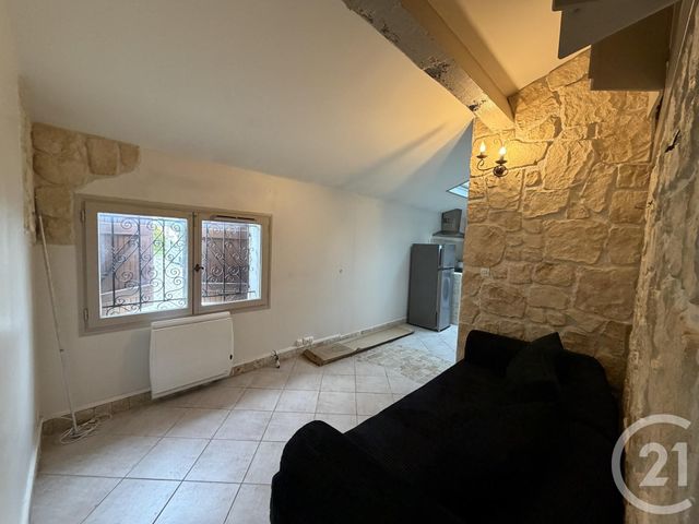 Appartement T2 &agrave; louer - 2 pi&egrave;ces - 34,50 m2 - Six Fours Les Plages - 83 - PROVENCE-ALPES-COTE-D-AZUR