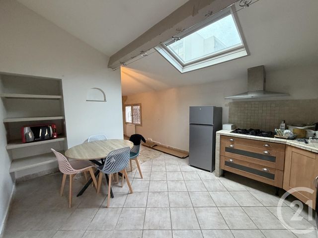 Appartement T2 &agrave; louer - 2 pi&egrave;ces - 34,50 m2 - Six Fours Les Plages - 83 - PROVENCE-ALPES-COTE-D-AZUR