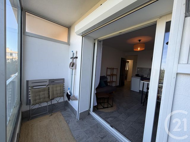 Appartement T2 &agrave; louer - 2 pi&egrave;ces - 26,70 m2 - Six Fours Les Plages - 83 - PROVENCE-ALPES-COTE-D-AZUR