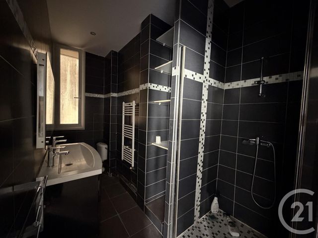 Appartement T3 &agrave; louer - 3 pi&egrave;ces - 73,25 m2 - Toulon - 83 - PROVENCE-ALPES-COTE-D-AZUR