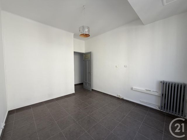 Appartement T3 &agrave; louer - 3 pi&egrave;ces - 73,25 m2 - Toulon - 83 - PROVENCE-ALPES-COTE-D-AZUR