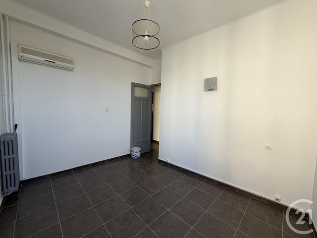 Appartement T3 &agrave; louer - 3 pi&egrave;ces - 73,25 m2 - Toulon - 83 - PROVENCE-ALPES-COTE-D-AZUR
